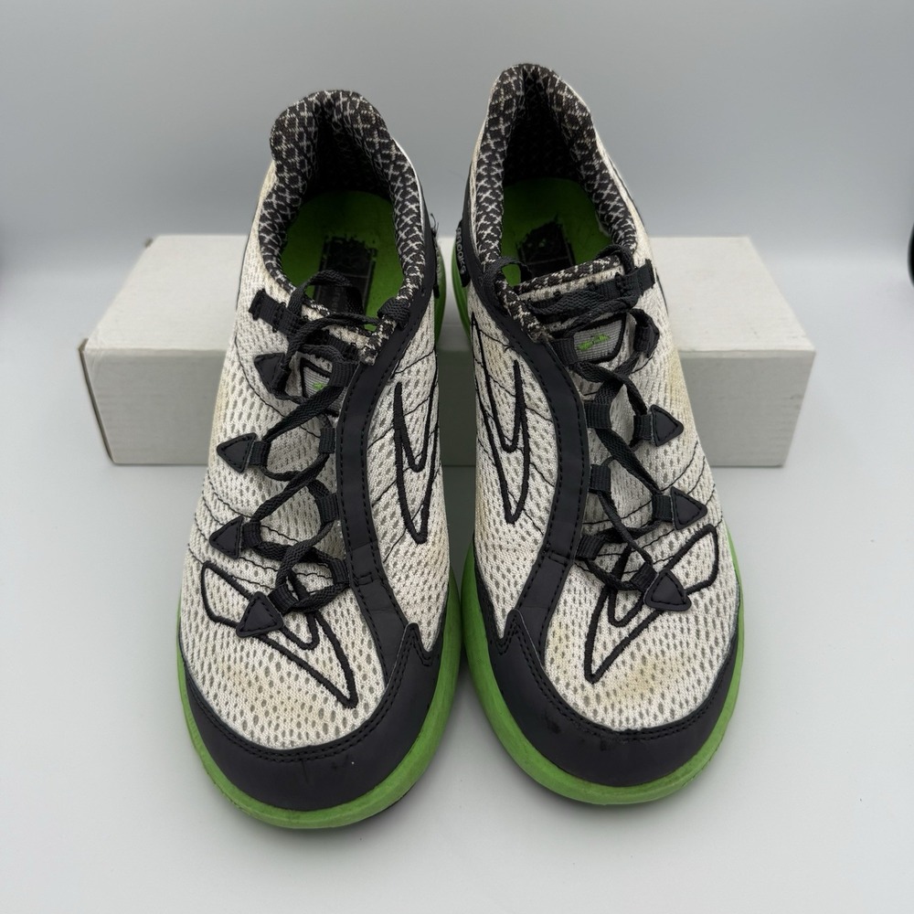 Brooks Green Silence Running Shoes Sneakers Womens 7.5 | 1200901B130 Lightweight